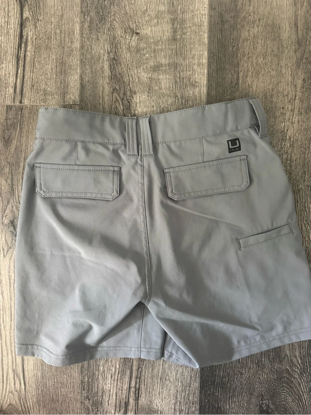Boy’s HUK Gray Pursuit Youth Performance Casual Short Size Large